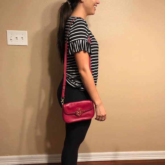 Tory Burch Amanda red crossbody purse - Picture 4 of 4